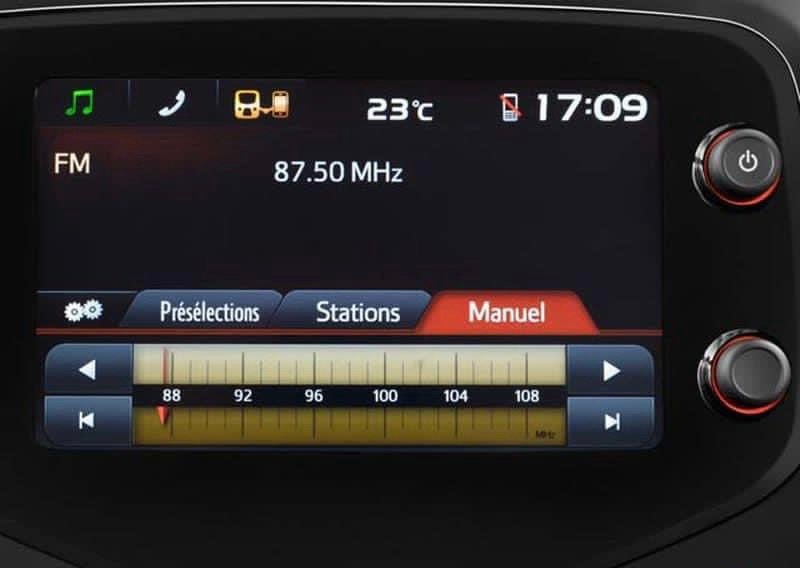 PEUGEOT 108