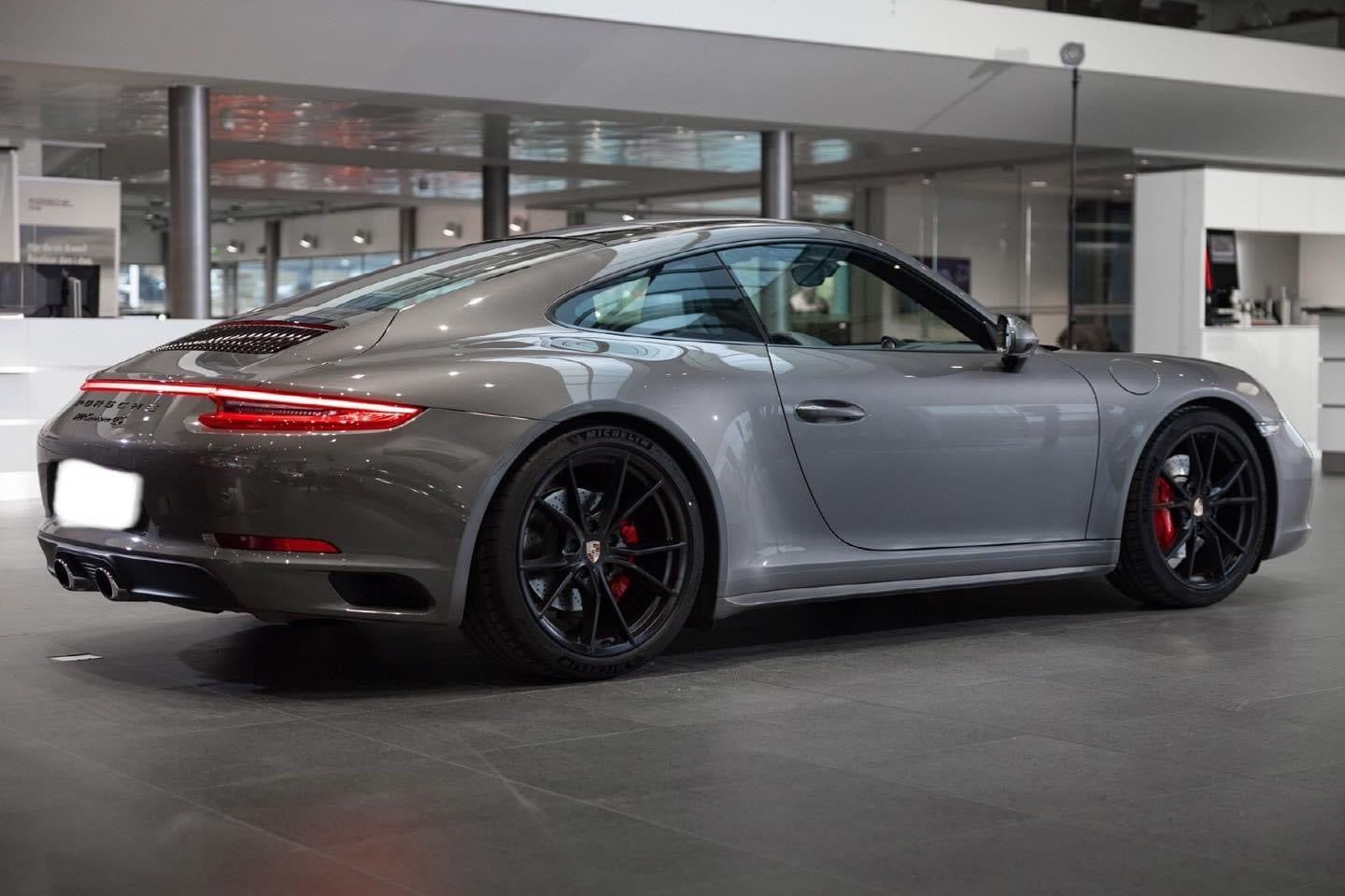Porsche 911 Carrera