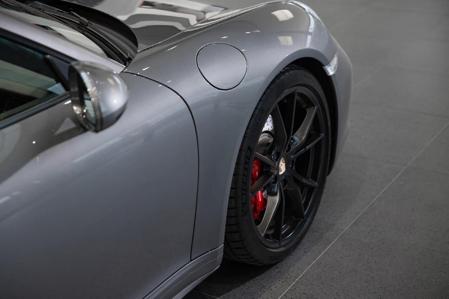 Porsche 911 Carrera
